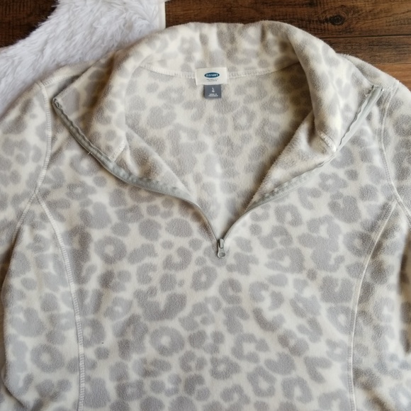 Old Navy Large Cheetah Print Fleece Pullover EUC - Picture 2 of 5